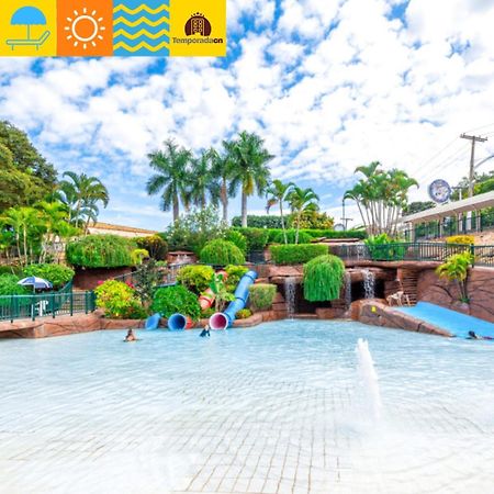Piazza Com Acesso Ao Acqua Park Aparthotel Caldas Novas Buitenkant foto
