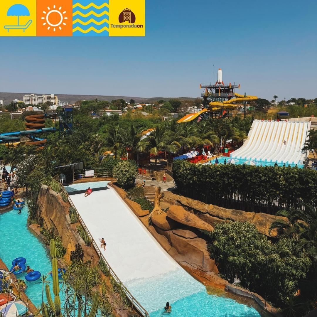 Piazza Com Acesso Ao Acqua Park Aparthotel Caldas Novas Buitenkant foto
