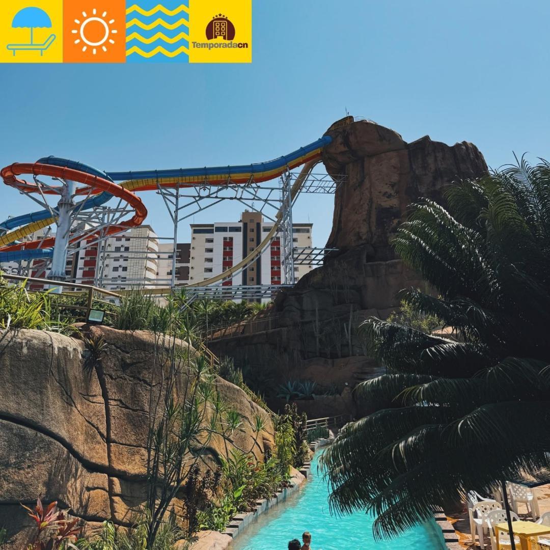 Piazza Com Acesso Ao Acqua Park Aparthotel Caldas Novas Buitenkant foto
